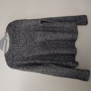 ENDLESS ROSE WOMEN LONG SLEEVE WITH A SPLIT BACK SWEATER